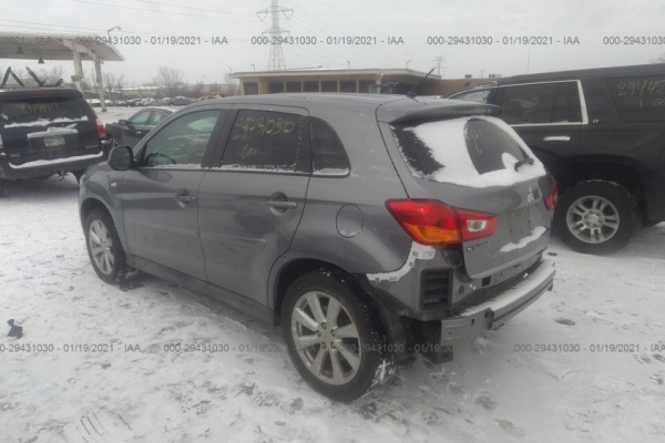 фото Mitsubishi Outlander SPORT ES