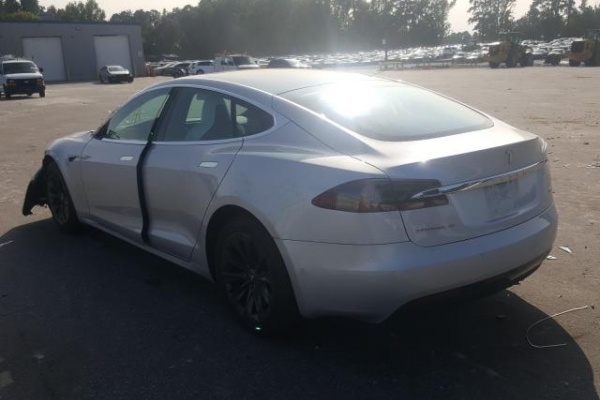 фото Tesla MODEL S