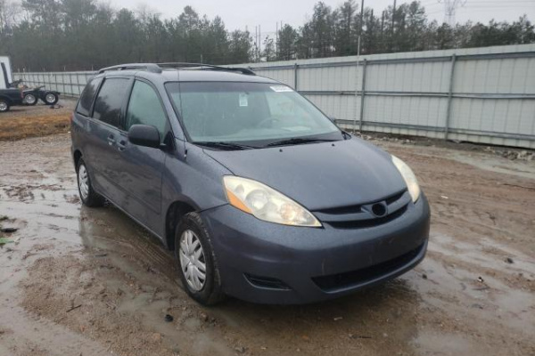 фото TOYOTA SIENNA