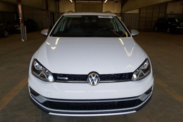 фото Volkswagen golf ALLTRACK S