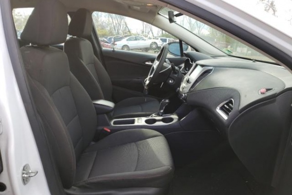 фото Chevrolet Cruze LS