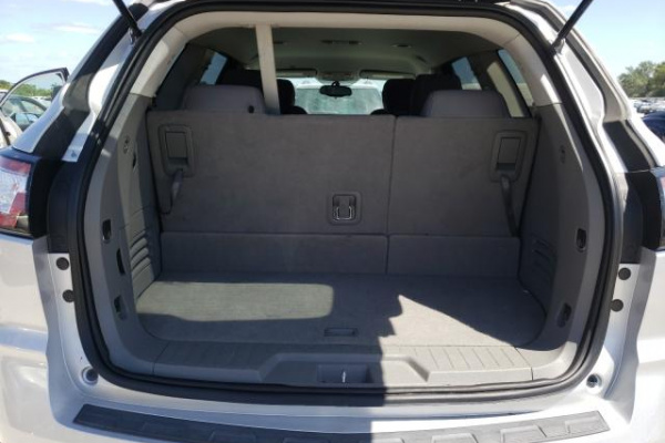 фото Chevrolet Traverse LS