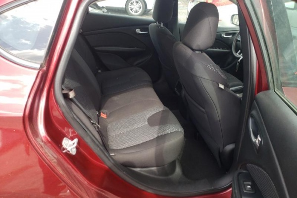 фото Dodge Dart SE