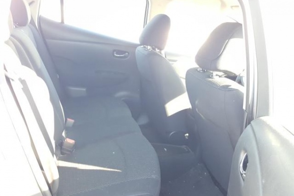 фото Nissan Leaf S