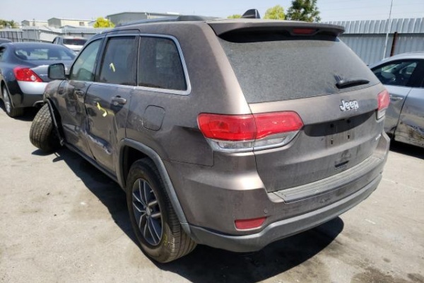 фото jeep GRAND CHEROKEE LAREDO