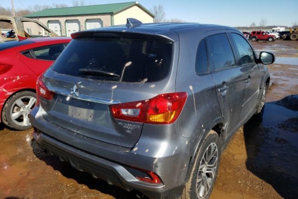 фото Mitsubishi Outlander Sport