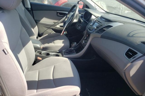 фото Hyundai Elantra SE