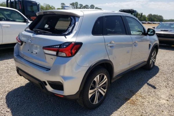 фото Mitsubishi OUTLANDER SPORT SE