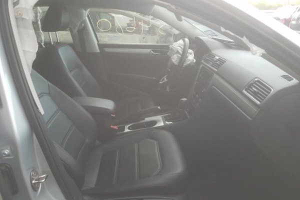 фото Volkswagen Passat WOLFSBURG