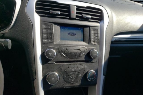 фото Ford Fusion SE