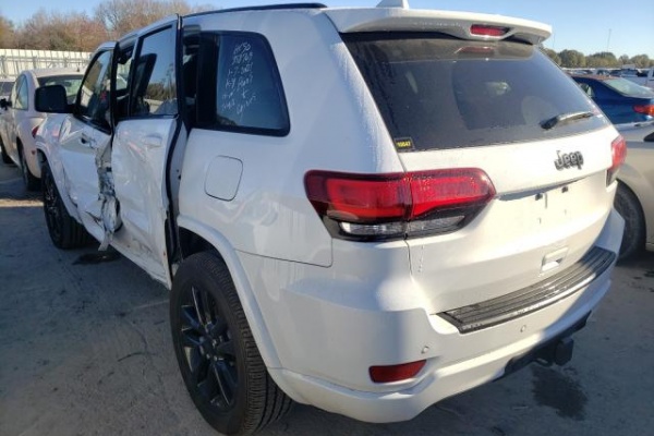 фото jeep GRAND CHEROKEE LAREDO
