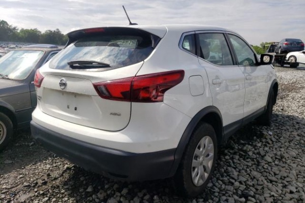 фото Nissan Rogue SPORT S