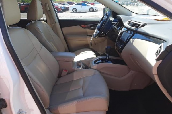 фото Nissan ROGUE S