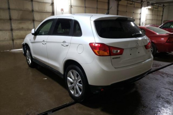 фото Mitsubishi Outlander SPORT ES