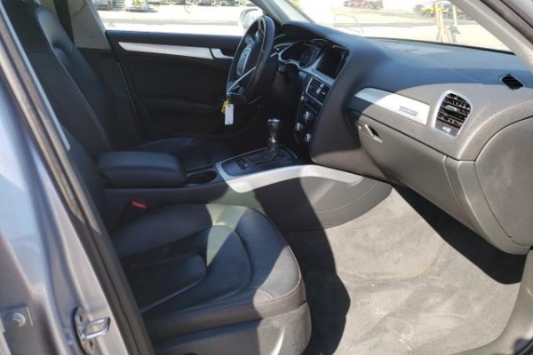 фото Audi A4 Premium