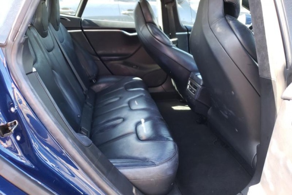 фото Tesla MODEL S