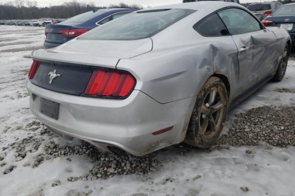 фото Ford Mustang
