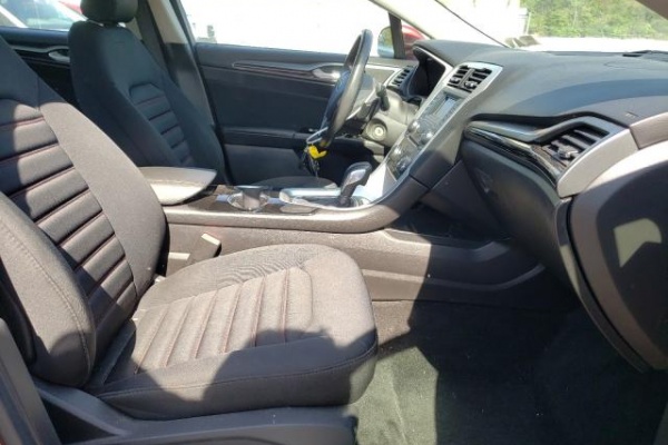 фото Ford Fusion SE