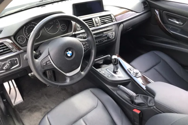 фото BMW 3 Series (F30)