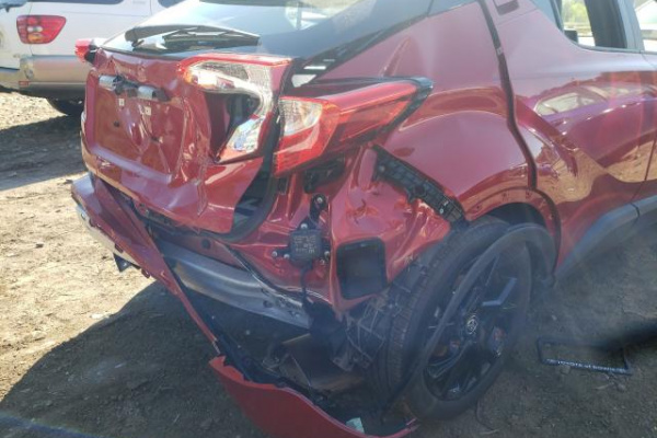 фото TOYOTA C-HR XLE