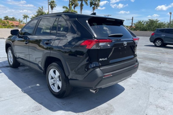 фото Toyota RAV4 XLE