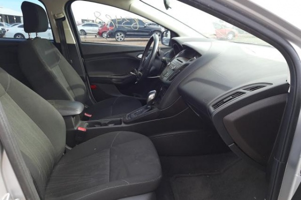 фото Ford Focus SE