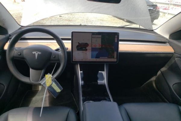 фото Tesla MODEL 3