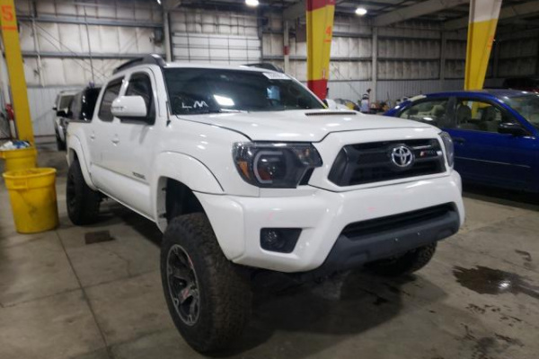 фото TOYOTA TACOMA