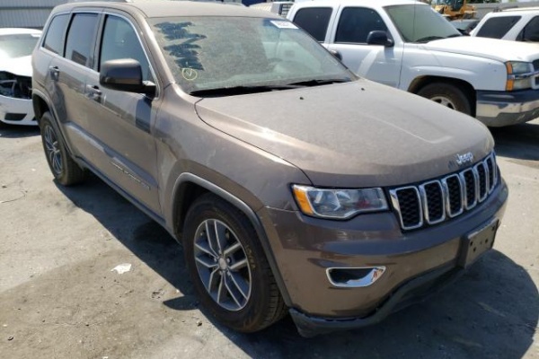 фото jeep GRAND CHEROKEE LAREDO