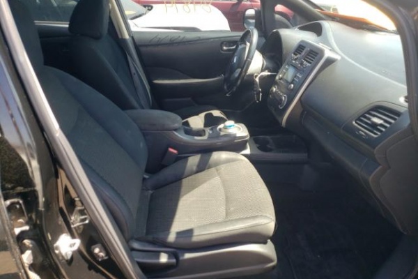 фото Nissan Leaf S