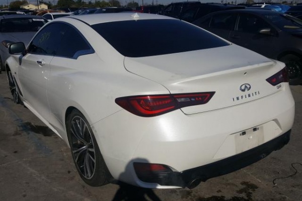 фото Infiniti Q60 LUXE 300