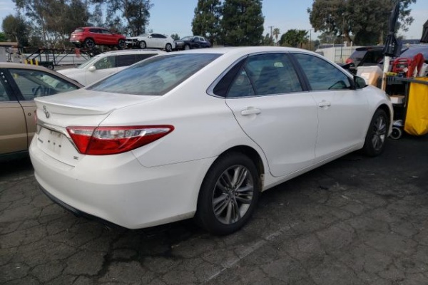 фото Toyota Camry LE