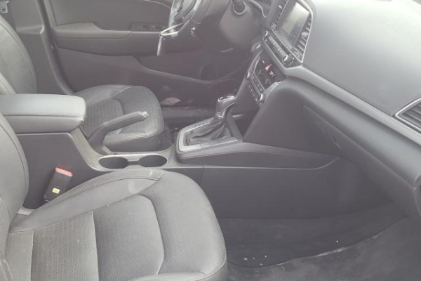 фото Hyundai Elantra SE