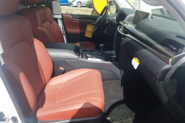 фото LEXUS LX 570