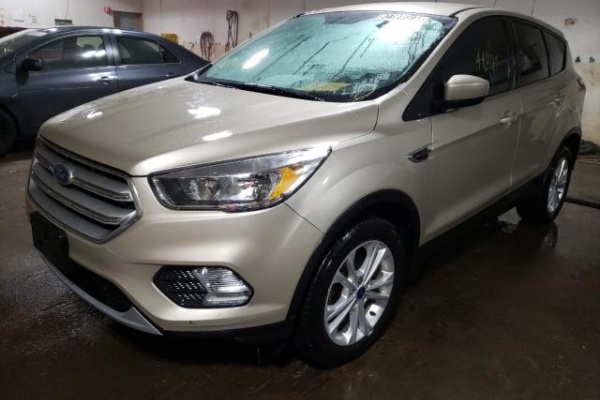 фото Ford Escape SE