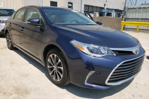 фото Toyota AVALON XLE