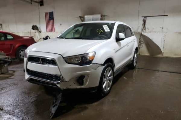 фото Mitsubishi Outlander SPORT ES