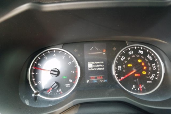 фото Toyota RAV4 XLE