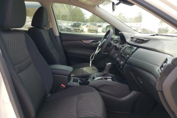 фото Nissan ROGUE S