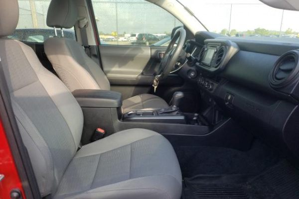 фото TOYOTA TACOMA