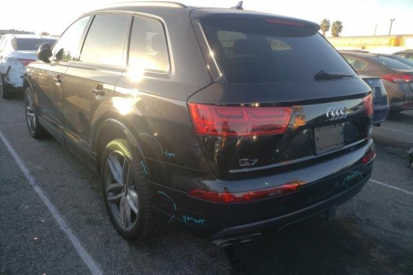 фото Audi Q7 PRESTIGE