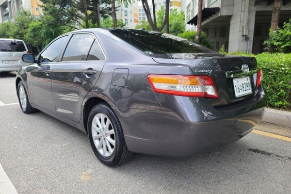 фото TOYOTA CAMRY