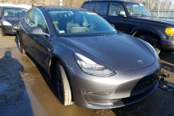 фото Tesla MODEL 3
