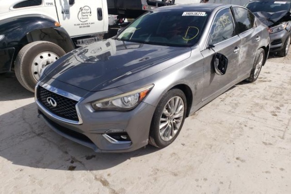 фото Infiniti Q50 LUXE