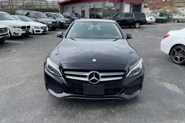 фото Mercedes-Benz C 300 4MATIC