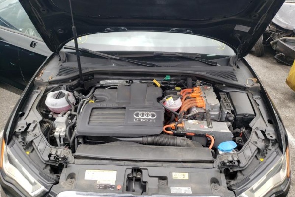 фото Audi A3 E-TRON Premium