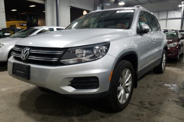 фото Volkswagen Tiguan WOLFSBURG