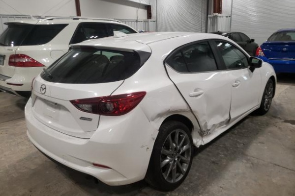 фото Mazda 3 TOURING