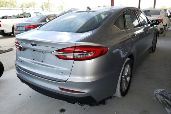 фото Ford Fusion SE