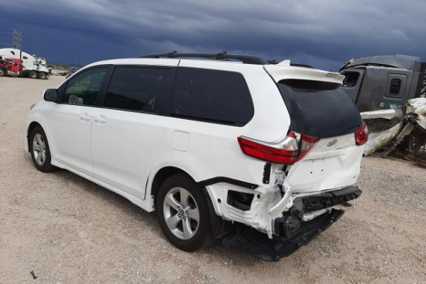 фото TOYOTA SIENNA